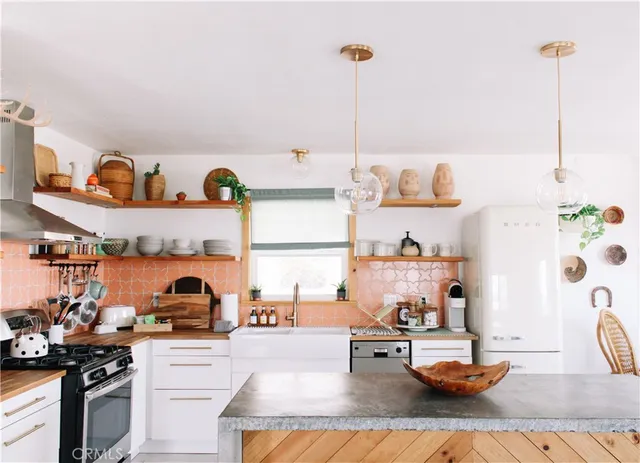 $435,000 | 6884 Park Boulevard, Joshua Tree, CA 92252