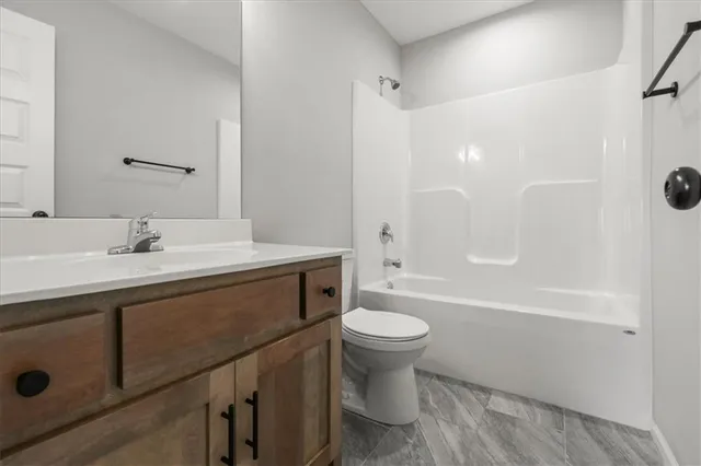 $339,000 | 1004 Northeast 3rd Street, Oak Grove, MO 64075