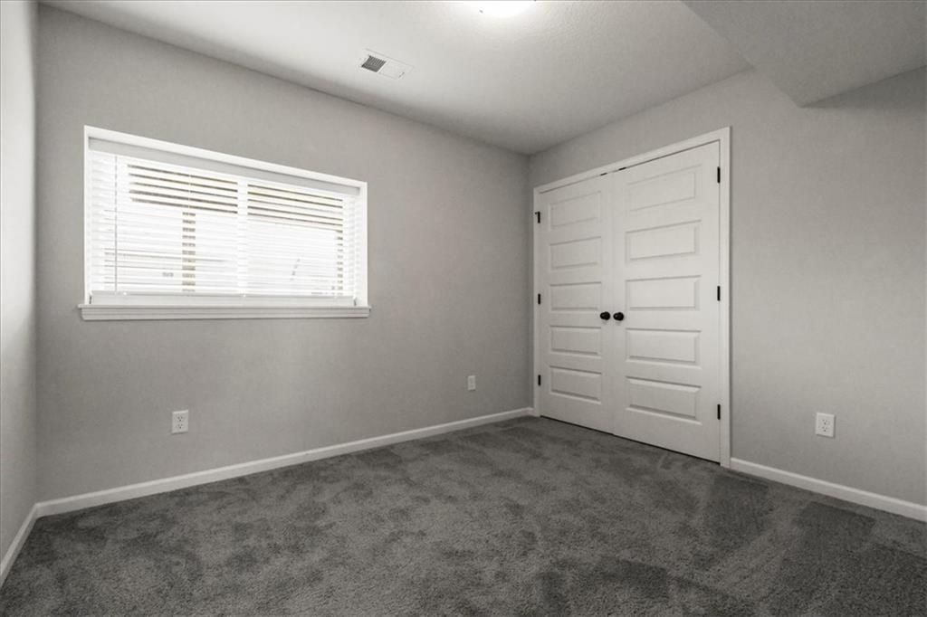 1004 Northeast 3rd Street Oak Grove, MO 64075 - Photo 25 of 33