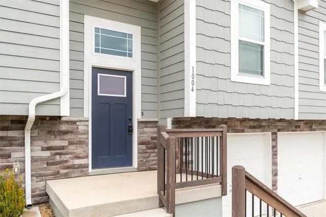 $339,000 | 1004 Northeast 3rd Street, Oak Grove, MO 64075