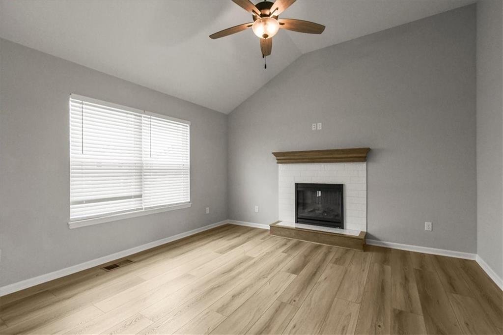 1004 Northeast 3rd Street Oak Grove, MO 64075 - Photo 8 of 33