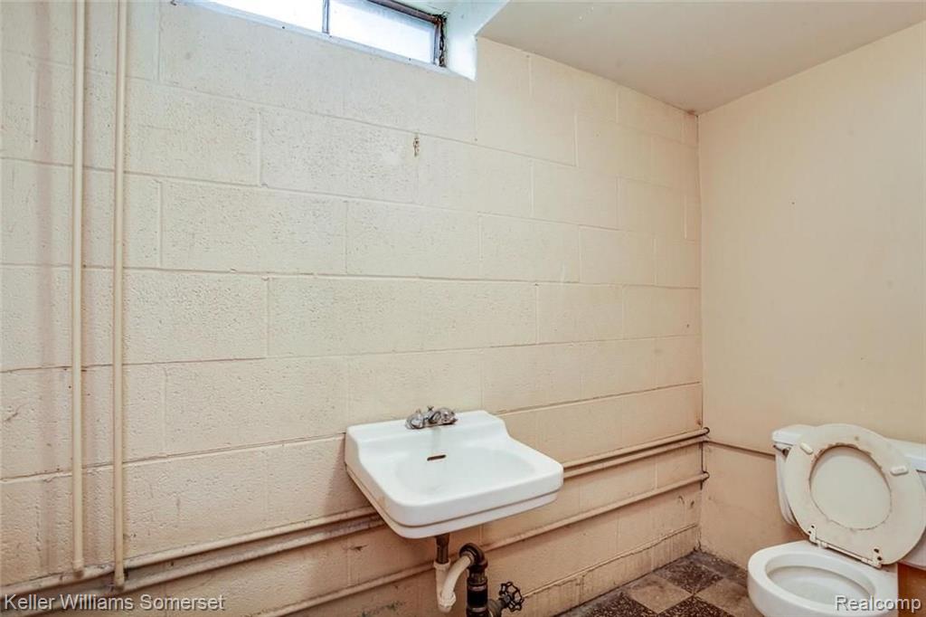 18309 Stephens Eastpointe, MI 48021 - Photo 19 of 23 Gallery Image 19