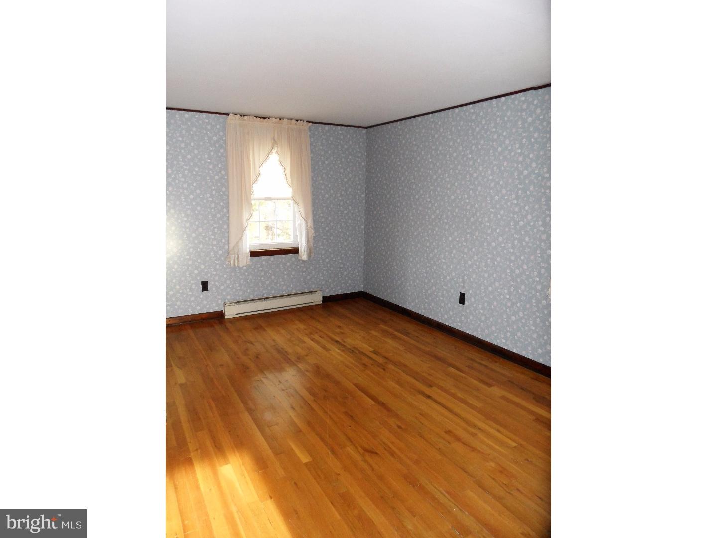 495 Lowell Road Warminster, PA 18974 - Photo 14 of 22 Bedroom 2