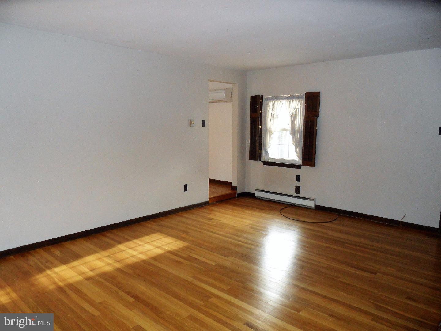 495 Lowell Road Warminster, PA 18974 - Photo 6 of 22 Family Room