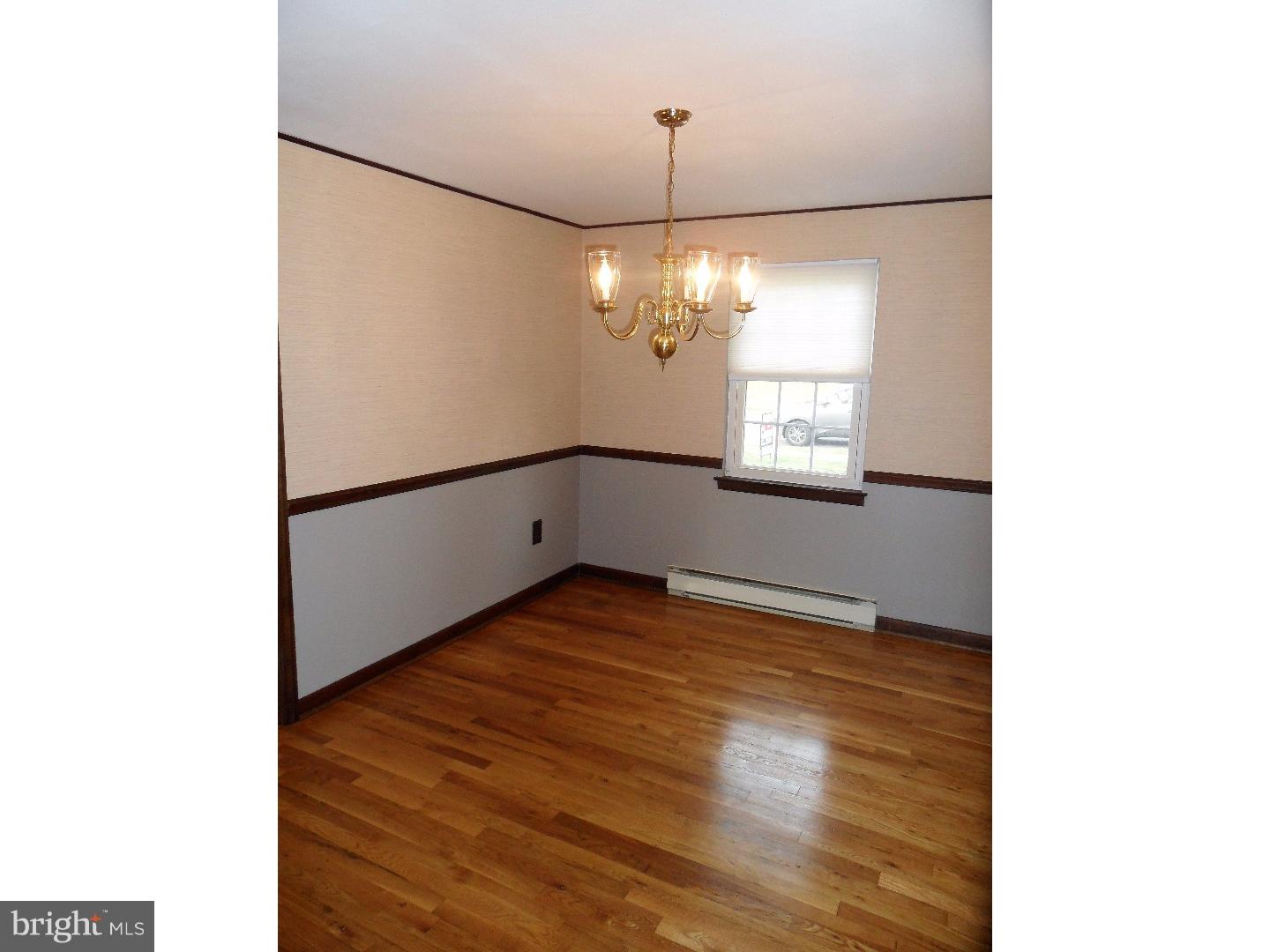495 Lowell Road Warminster, PA 18974 - Photo 7 of 22 Dining Room