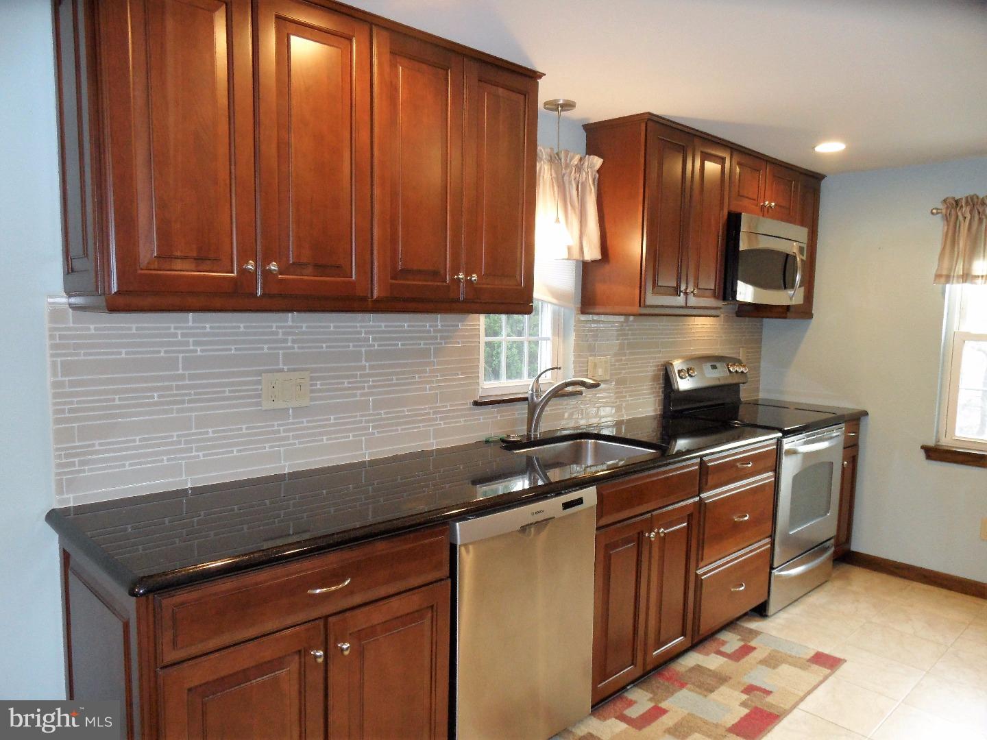 495 Lowell Road Warminster, PA 18974 - Photo 10 of 22 Kitchen