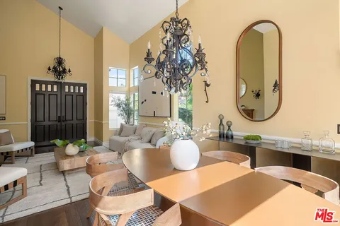 $1,369,000 | 350 Anzio Way, Oak Park, CA 91377