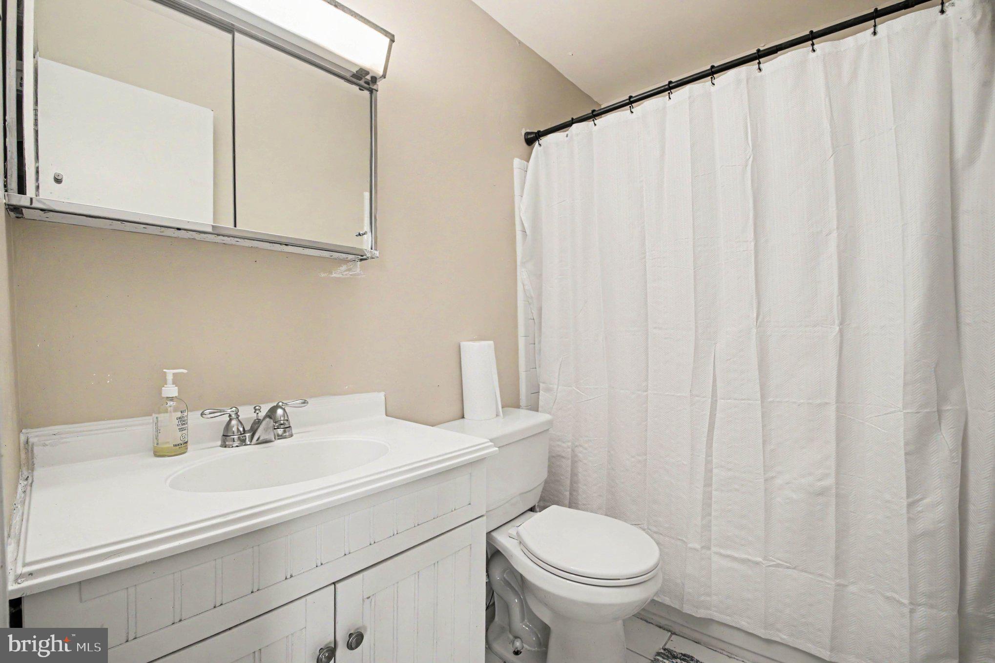 10100 Tasker Drive Manassas, VA 20109 - Photo 15 of 29 Primary Full Bathroom