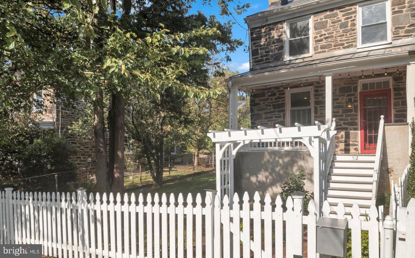 712 Pacific Street Baltimore, MD 21211 - Photo 3 of 51