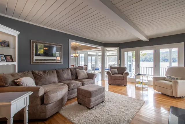 $1,000,000 | 1662 Pageant Park Road, Barton, VT 05822