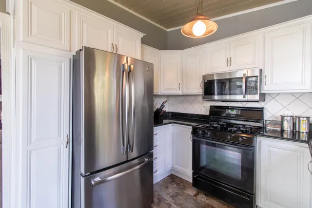 $1,000,000 | 1662 Pageant Park Road, Barton, VT 05822