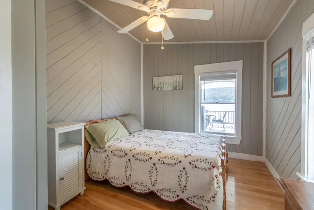 $1,000,000 | 1662 Pageant Park Road, Barton, VT 05822