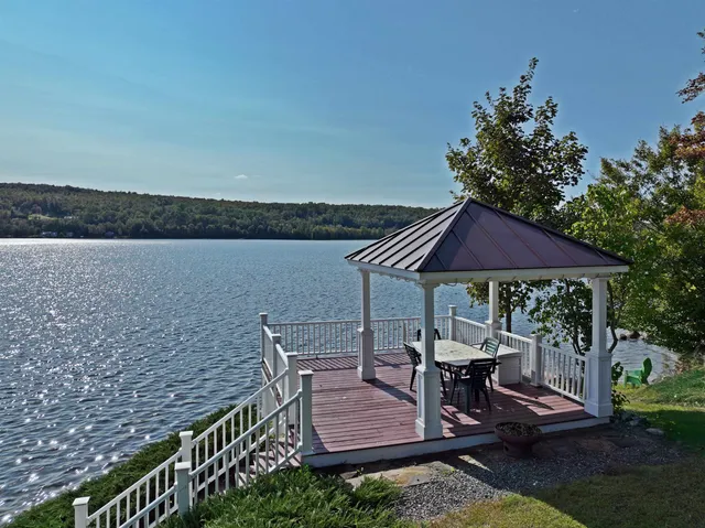 $1,000,000 | 1662 Pageant Park Road, Barton, VT 05822