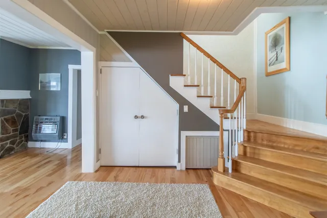 $1,000,000 | 1662 Pageant Park Road, Barton, VT 05822