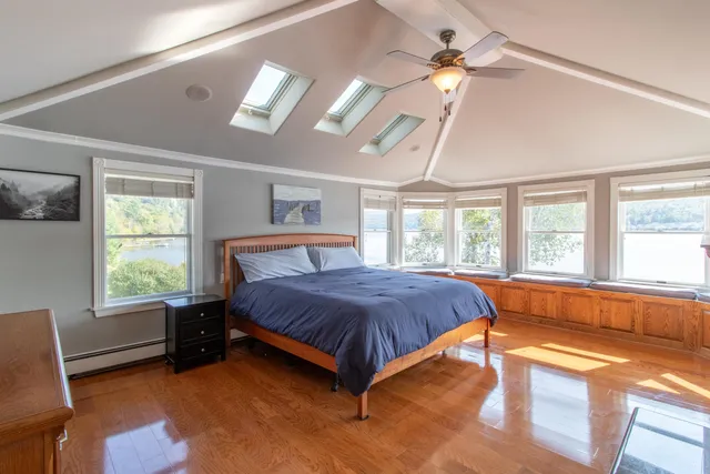 $1,000,000 | 1662 Pageant Park Road, Barton, VT 05822