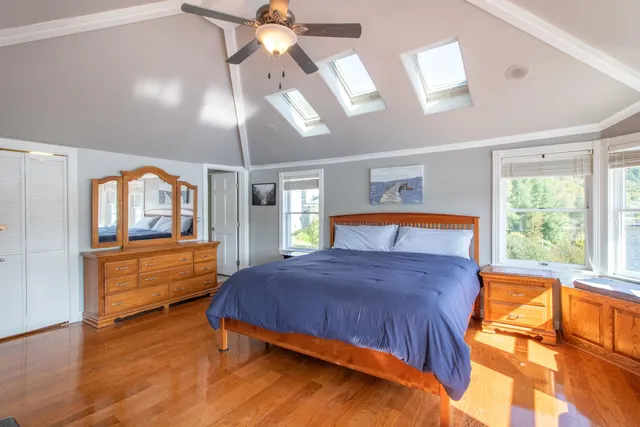 $1,000,000 | 1662 Pageant Park Road, Barton, VT 05822