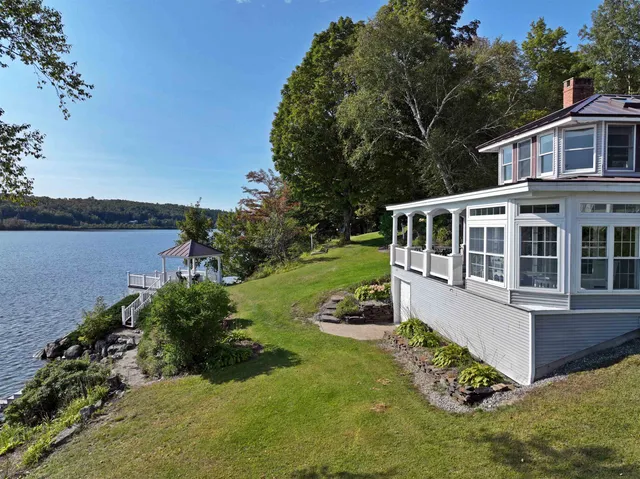 $1,000,000 | 1662 Pageant Park Road, Barton, VT 05822