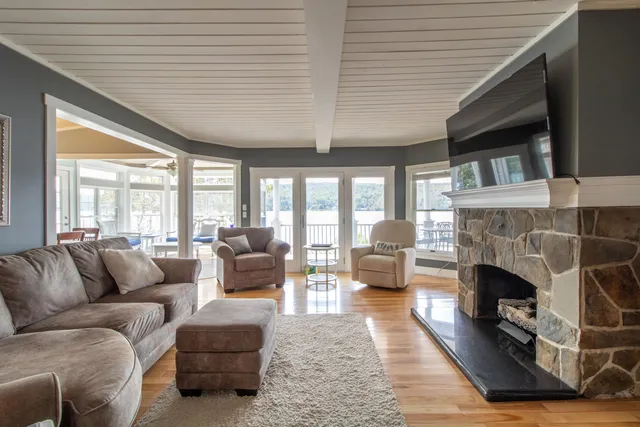 $1,000,000 | 1662 Pageant Park Road, Barton, VT 05822