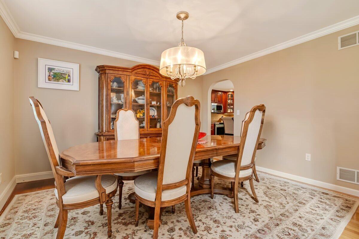 1376 Buck Ridge Drive Stroudsburg, PA 18360 - Photo 16 of 56 a dining room with furniture and window