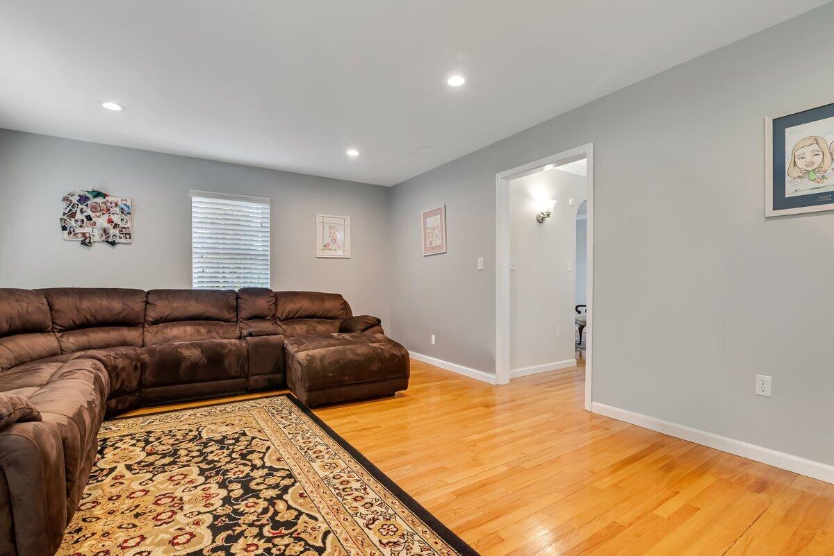 1376 Buck Ridge Drive Stroudsburg, PA 18360 - Photo 21 of 56 a living room with a couch and a coffee table