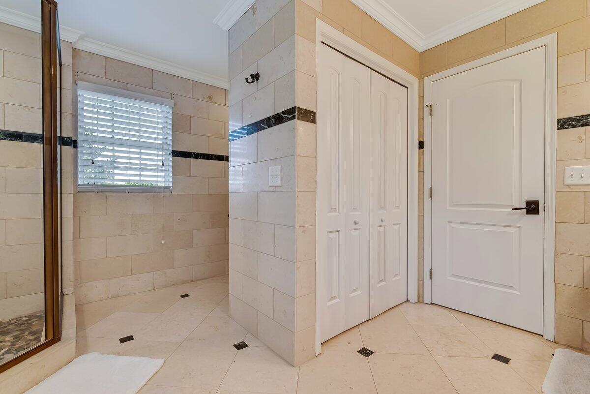 1376 Buck Ridge Drive Stroudsburg, PA 18360 - Photo 30 of 56 a bathroom with a shower