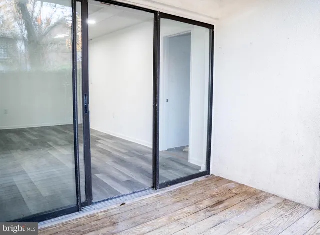 $3,200 | 625 Center Street, Unit T3, Herndon, VA 20170