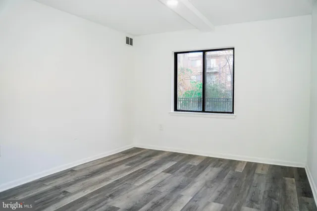 $3,200 | 625 Center Street, Unit T3, Herndon, VA 20170