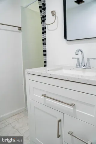 $3,200 | 625 Center Street, Unit T3, Herndon, VA 20170