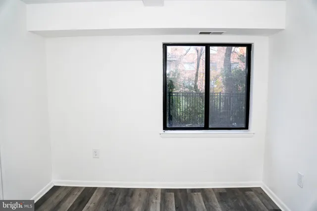 $3,200 | 625 Center Street, Unit T3, Herndon, VA 20170