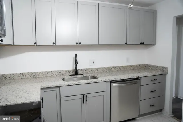 $3,200 | 625 Center Street, Unit T3, Herndon, VA 20170