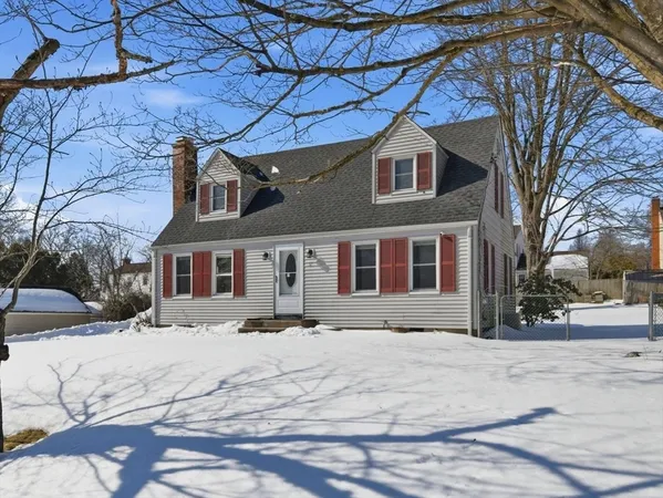 $340,000 | 32 Glenview Drive, West Springfield, MA 01089