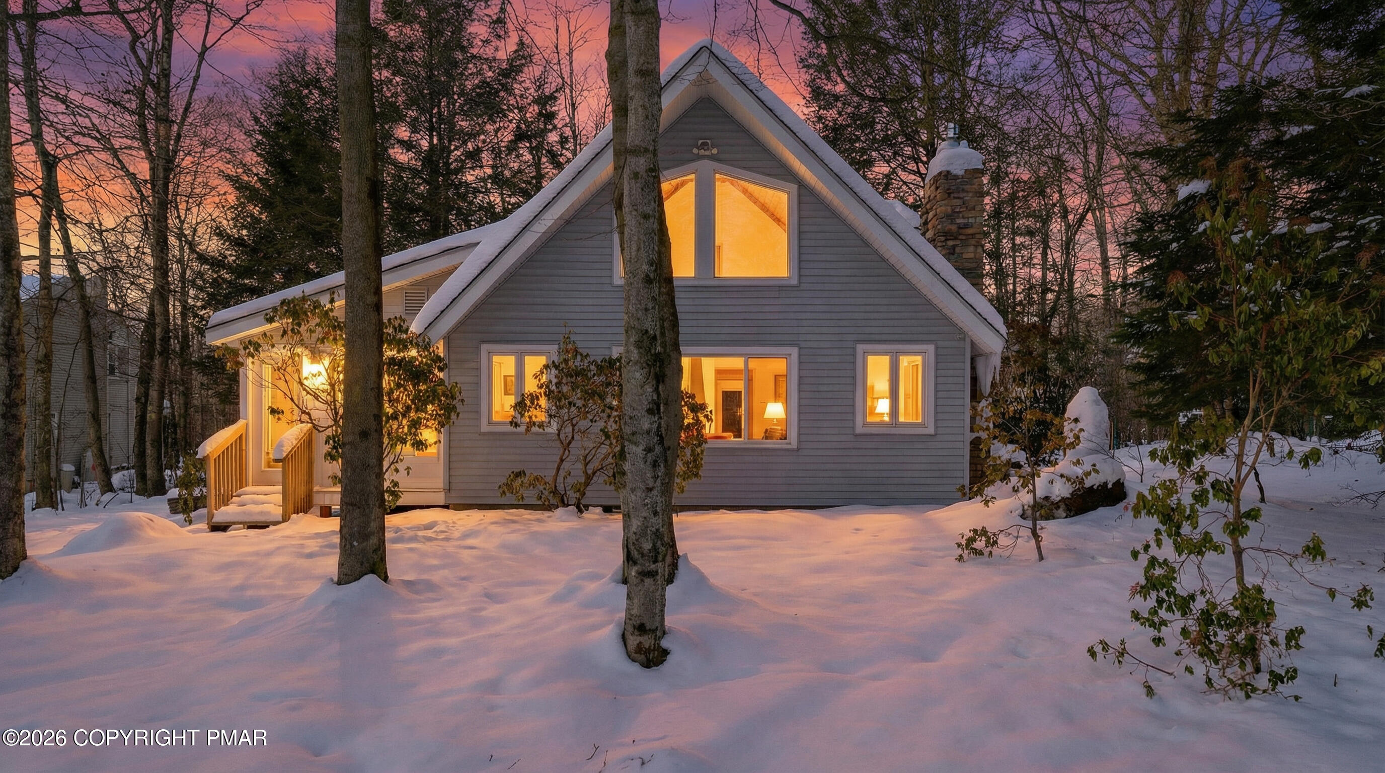 a view of outdoor space yard and porch