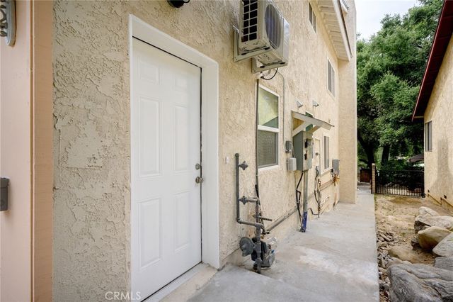 $2,200 | 3820 Honolulu Avenue, Unit A, La Crescenta, CA 91214