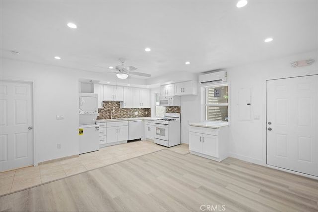 $2,200 | 3820 Honolulu Avenue, Unit A, La Crescenta, CA 91214