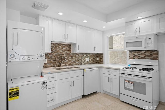 $2,200 | 3820 Honolulu Avenue, Unit A, La Crescenta, CA 91214