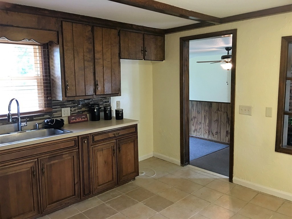 47 Martin Street Springfield, MA 01108 - Photo 2 of 25 Gallery Image 2
