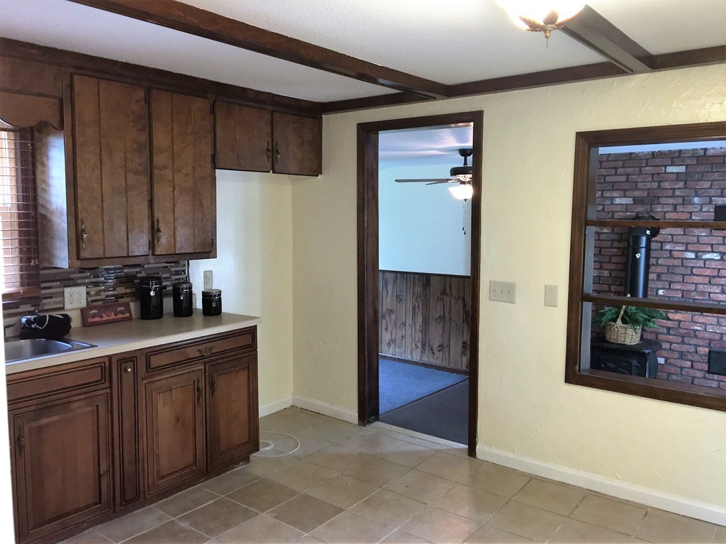 47 Martin Street Springfield, MA 01108 - Photo 3 of 25 Gallery Image 3