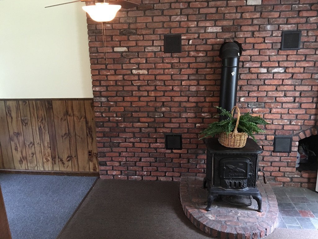 47 Martin Street Springfield, MA 01108 - Photo 5 of 25 Gallery Image 5