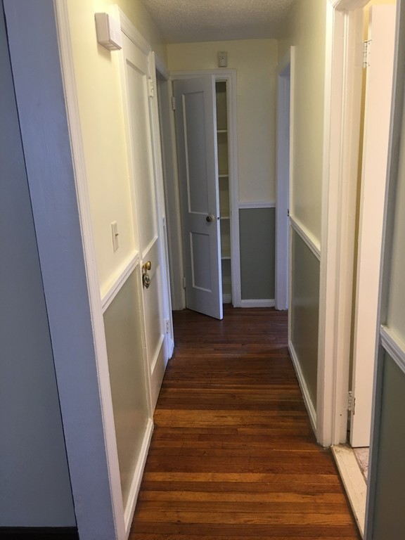 47 Martin Street Springfield, MA 01108 - Photo 7 of 25 Gallery Image 7