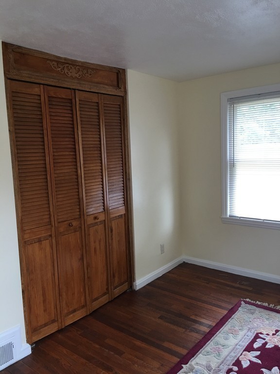 47 Martin Street Springfield, MA 01108 - Photo 9 of 25 Gallery Image 9