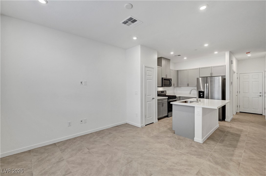 1175 Heliodor Avenue Henderson, NV 89011 - Photo 5 of 43