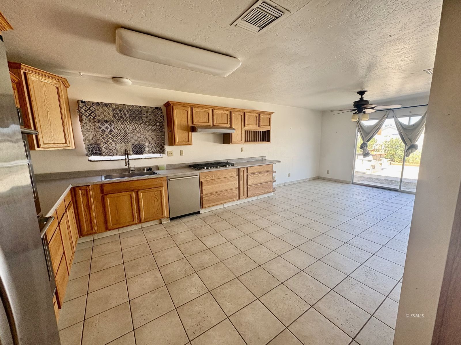 236 West Iowa Avenue Ridgecrest, CA 93555 - Photo 8 of 23