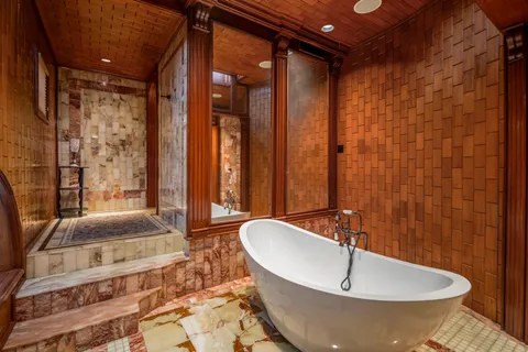 $2,699,000 | 6535 Buffalo Speedway, Houston, TX 77005