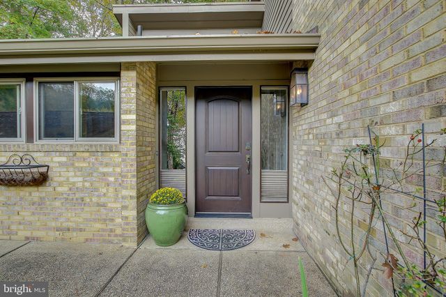 $1,300,000 | 6705 River Trail Court, Bethesda, MD 20817