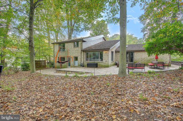 $1,300,000 | 6705 River Trail Court, Bethesda, MD 20817