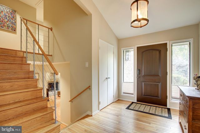 $1,300,000 | 6705 River Trail Court, Bethesda, MD 20817