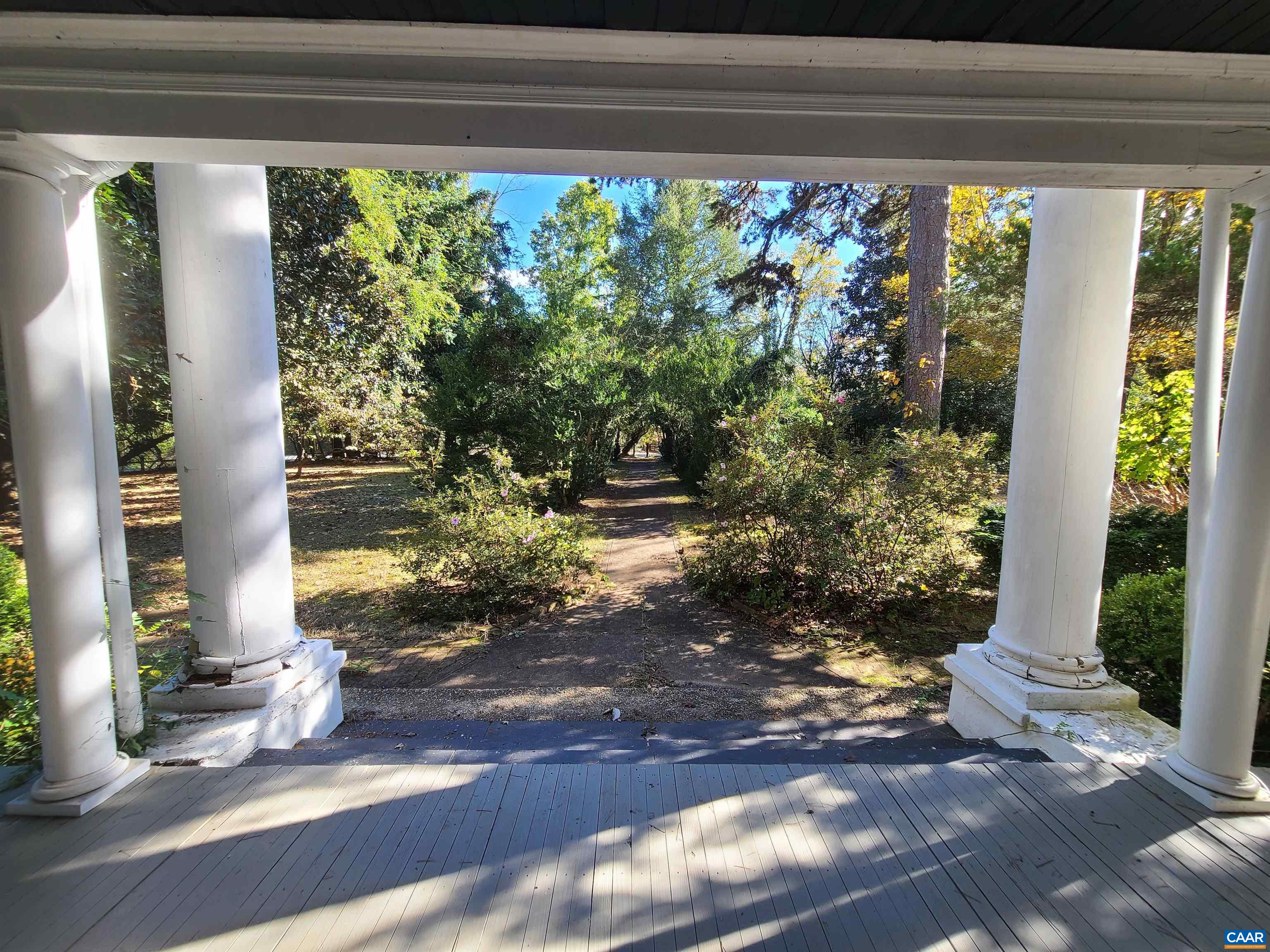 278 James River Road Scottsville, VA 24590 - Photo 56 of 59 a front view of a house with garden