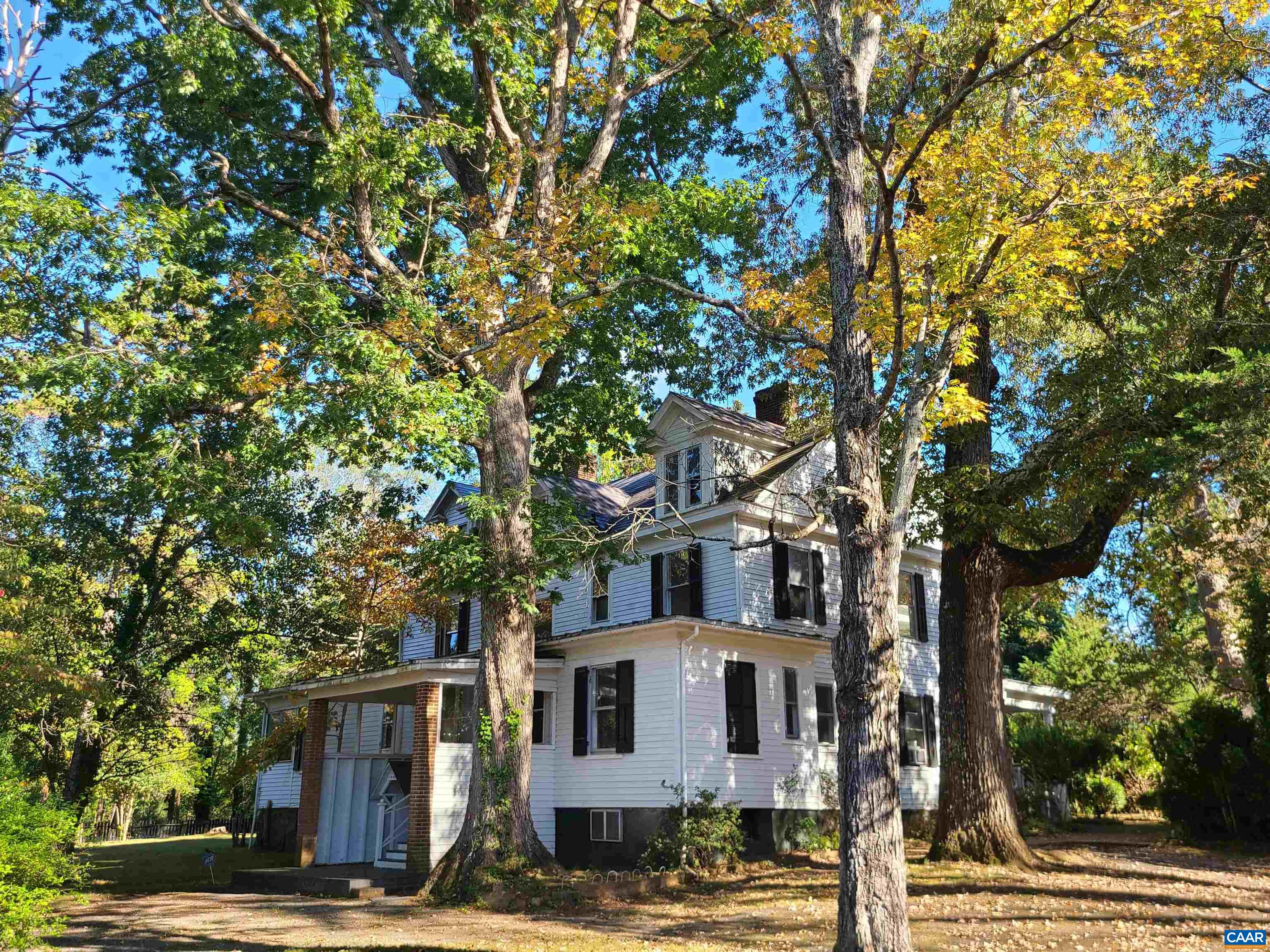 278 James River Road Scottsville, VA 24590 - Photo 58 of 59 a front view of a house with a tree