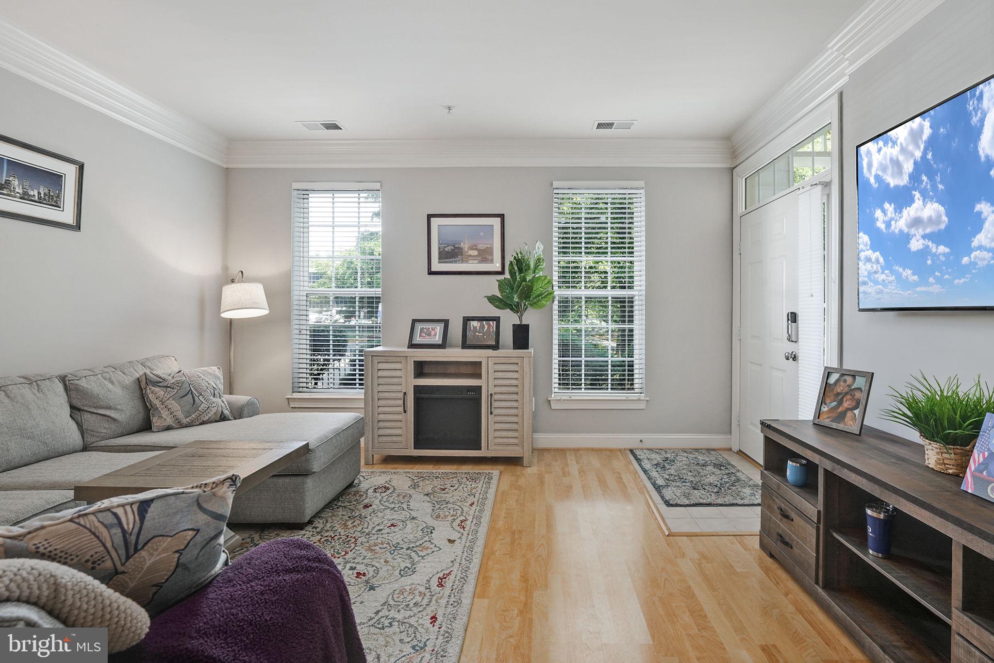8051 Gatehouse Road, Unit 12 Falls Church, VA 22042 - Photo 4 of 31