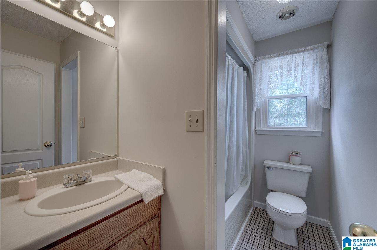 330 Conelia Lane Hayden, AL 35079 - Photo 15 of 38